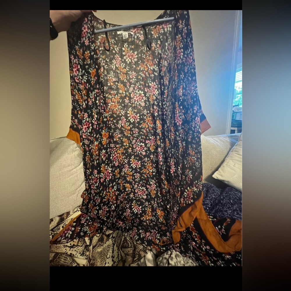 Floral Patterned Kimono with Brown Trim